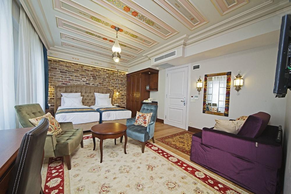 Azade Suites Istanbul Exterior photo